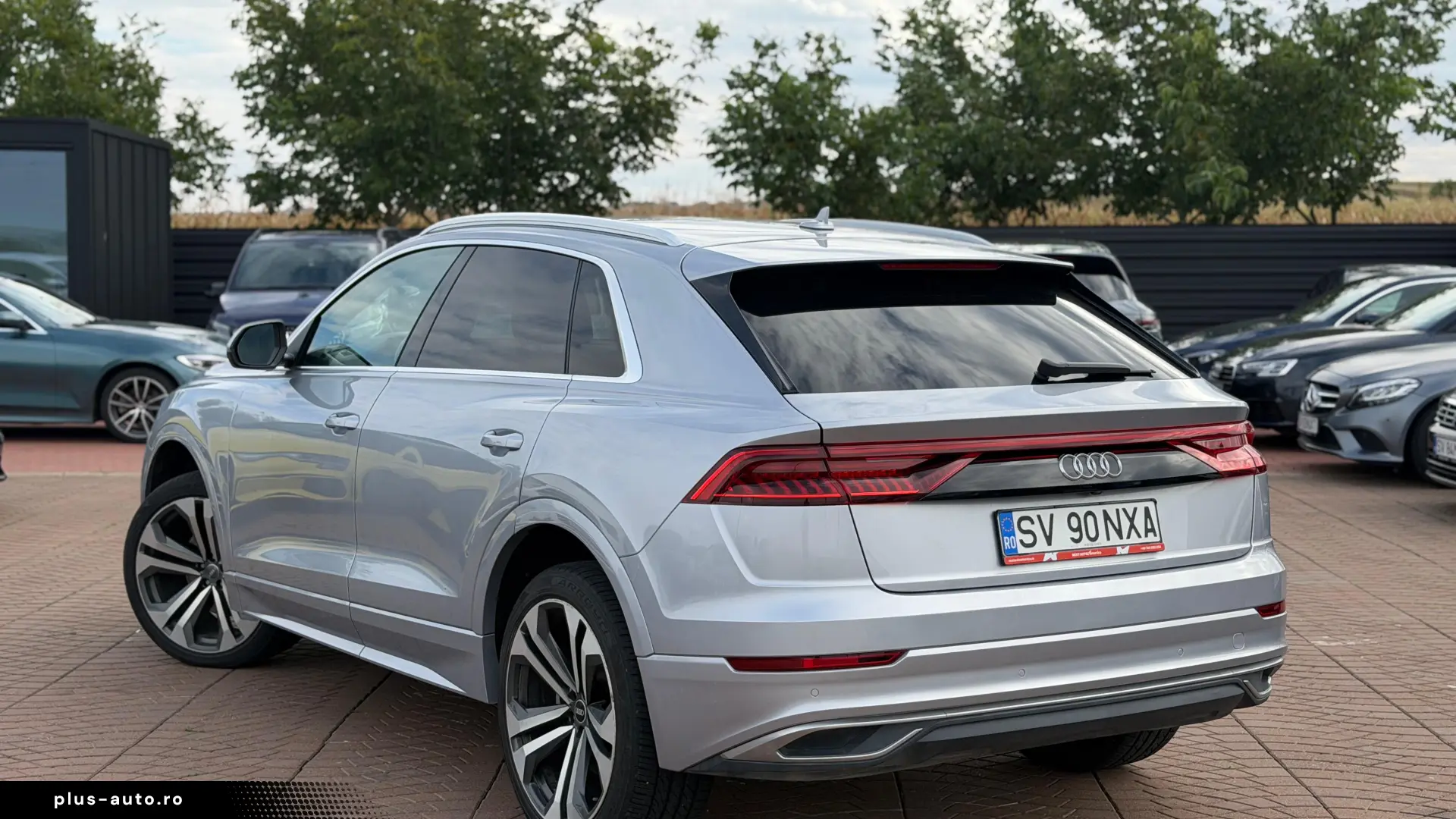 AUDI Q8 2021