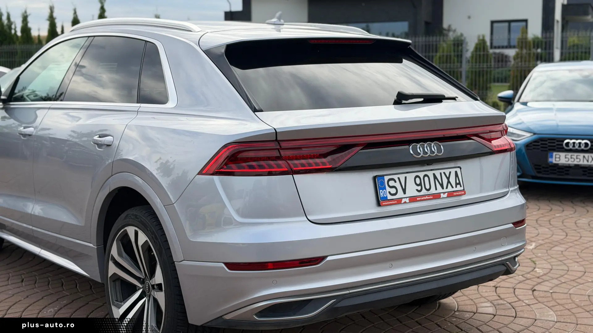 AUDI Q8 2021