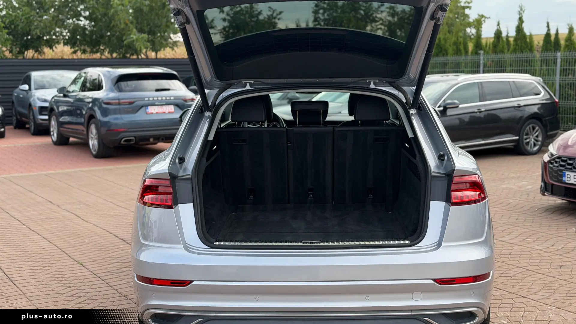 AUDI Q8 2021