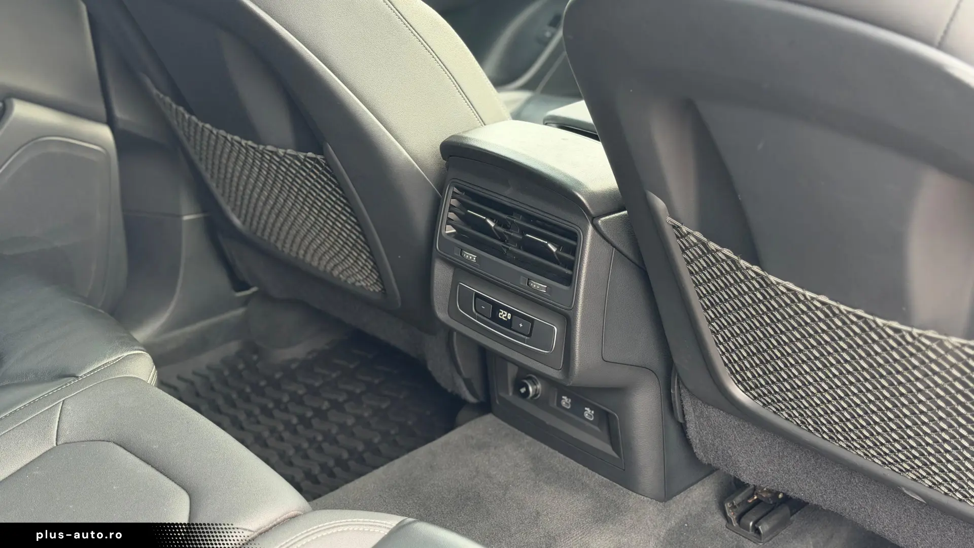 AUDI Q8 2021