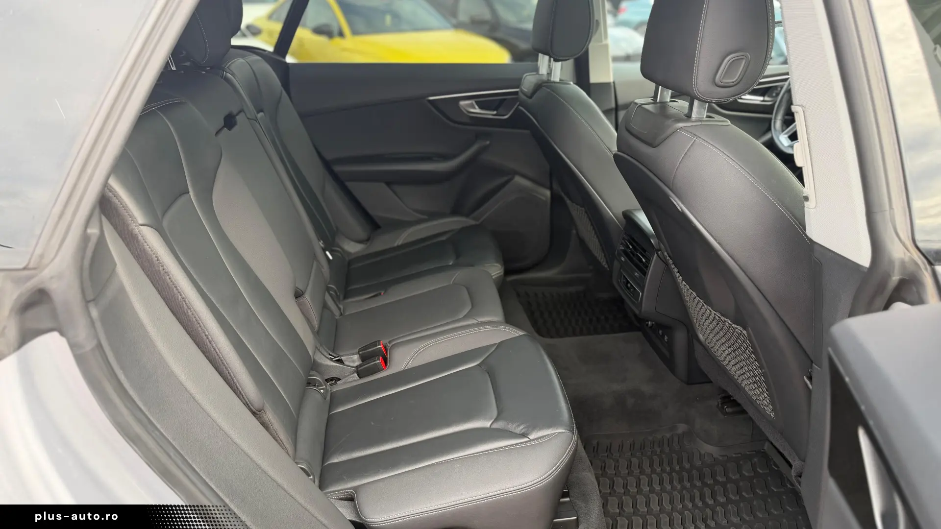 AUDI Q8 2021