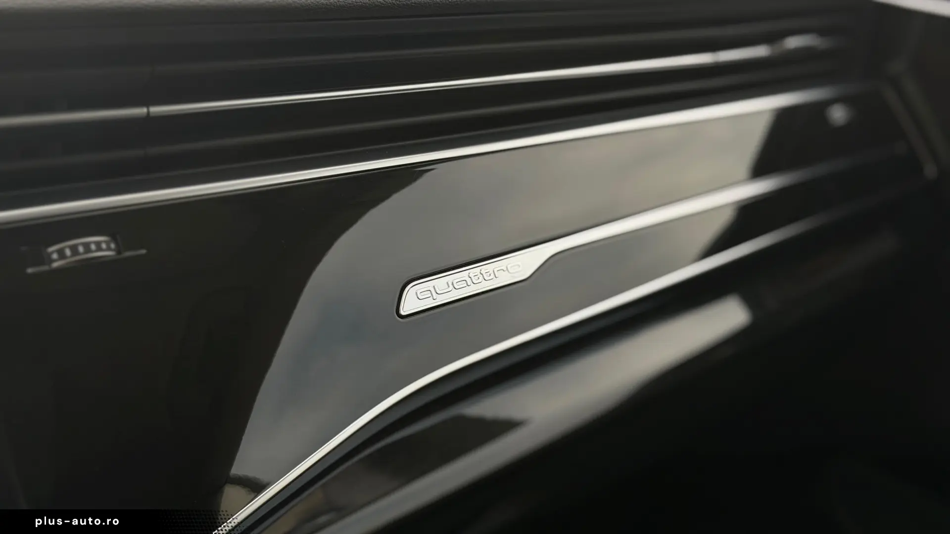 AUDI Q8 2021
