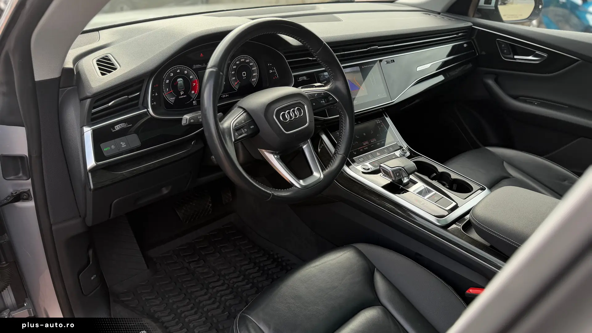 AUDI Q8 2021