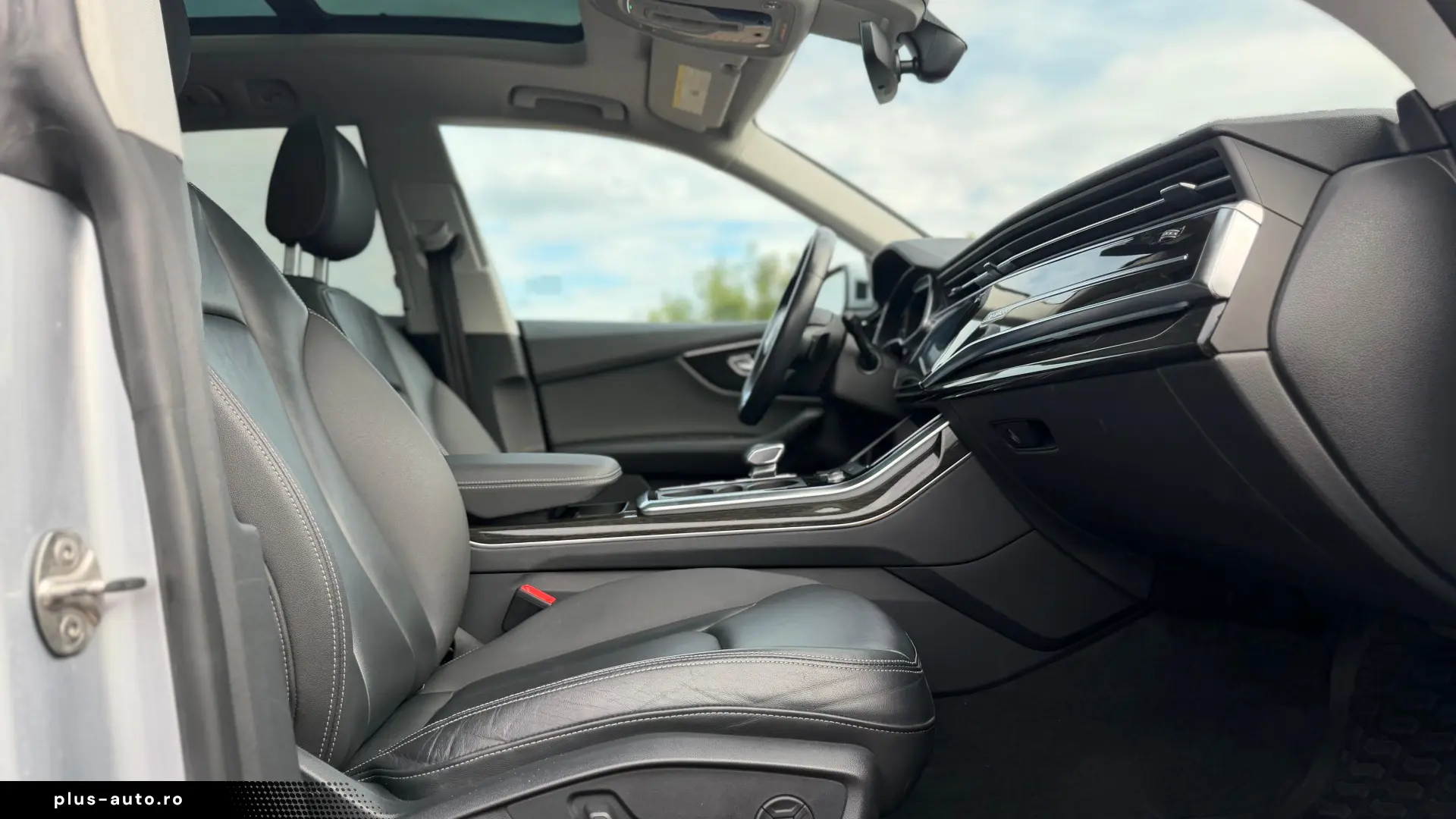 AUDI Q8 2021