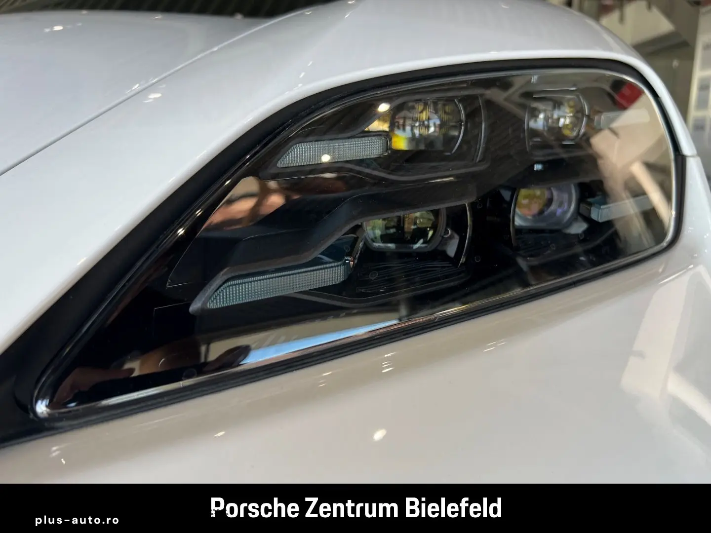PORSCHE Taycan Sport Turismo LED-Matrix Surround-View