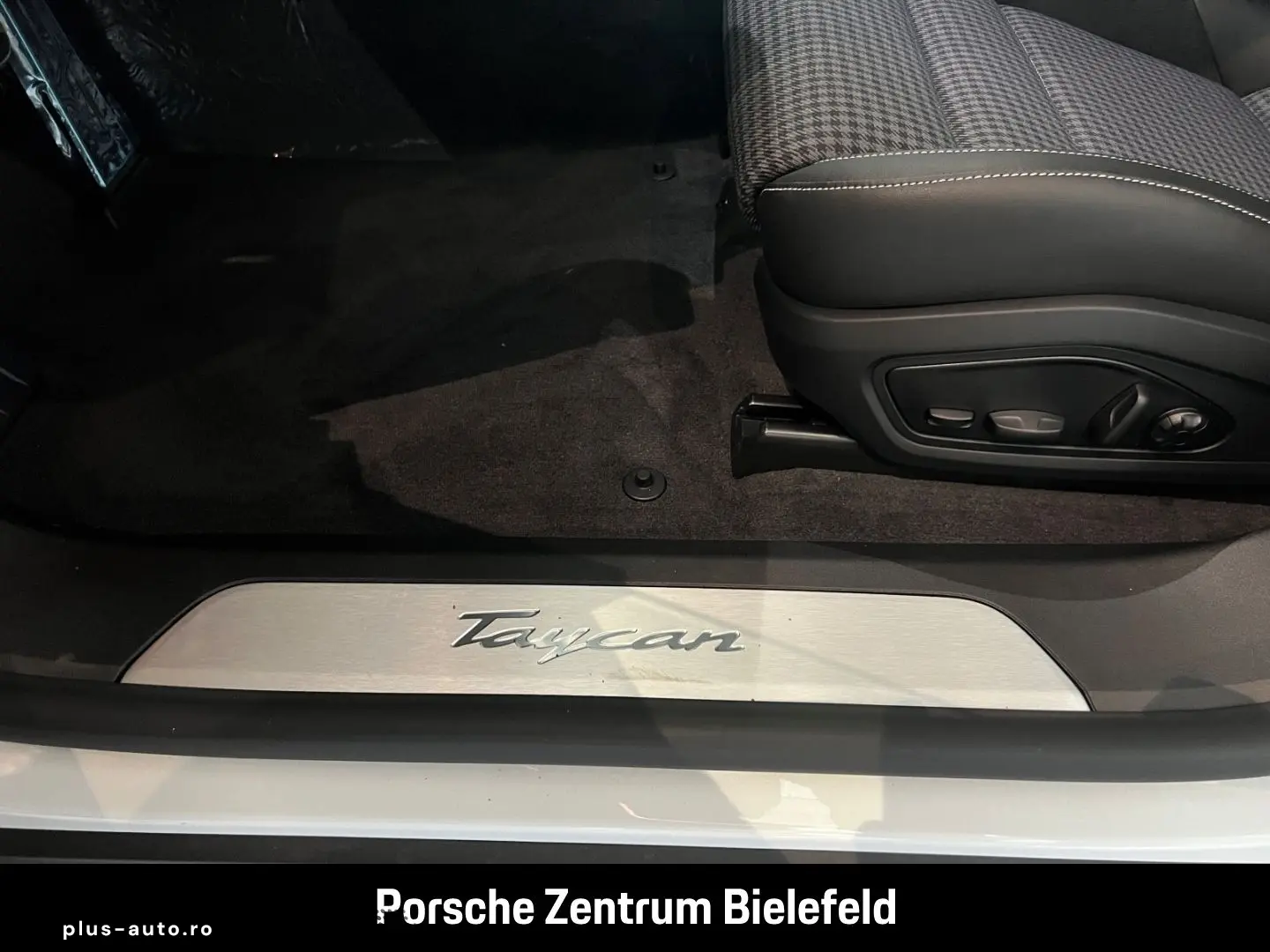 PORSCHE Taycan Sport Turismo LED-Matrix Surround-View