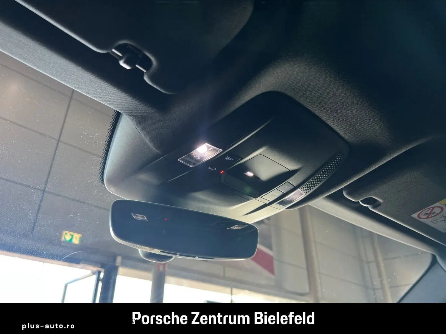 PORSCHE Taycan Sport Turismo LED-Matrix Surround-View