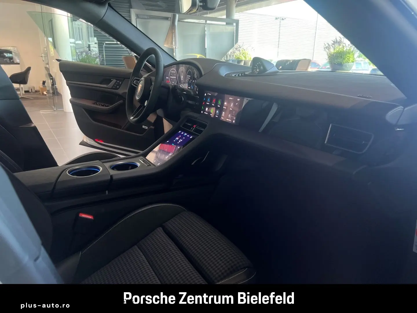 PORSCHE Taycan Sport Turismo LED-Matrix Surround-View