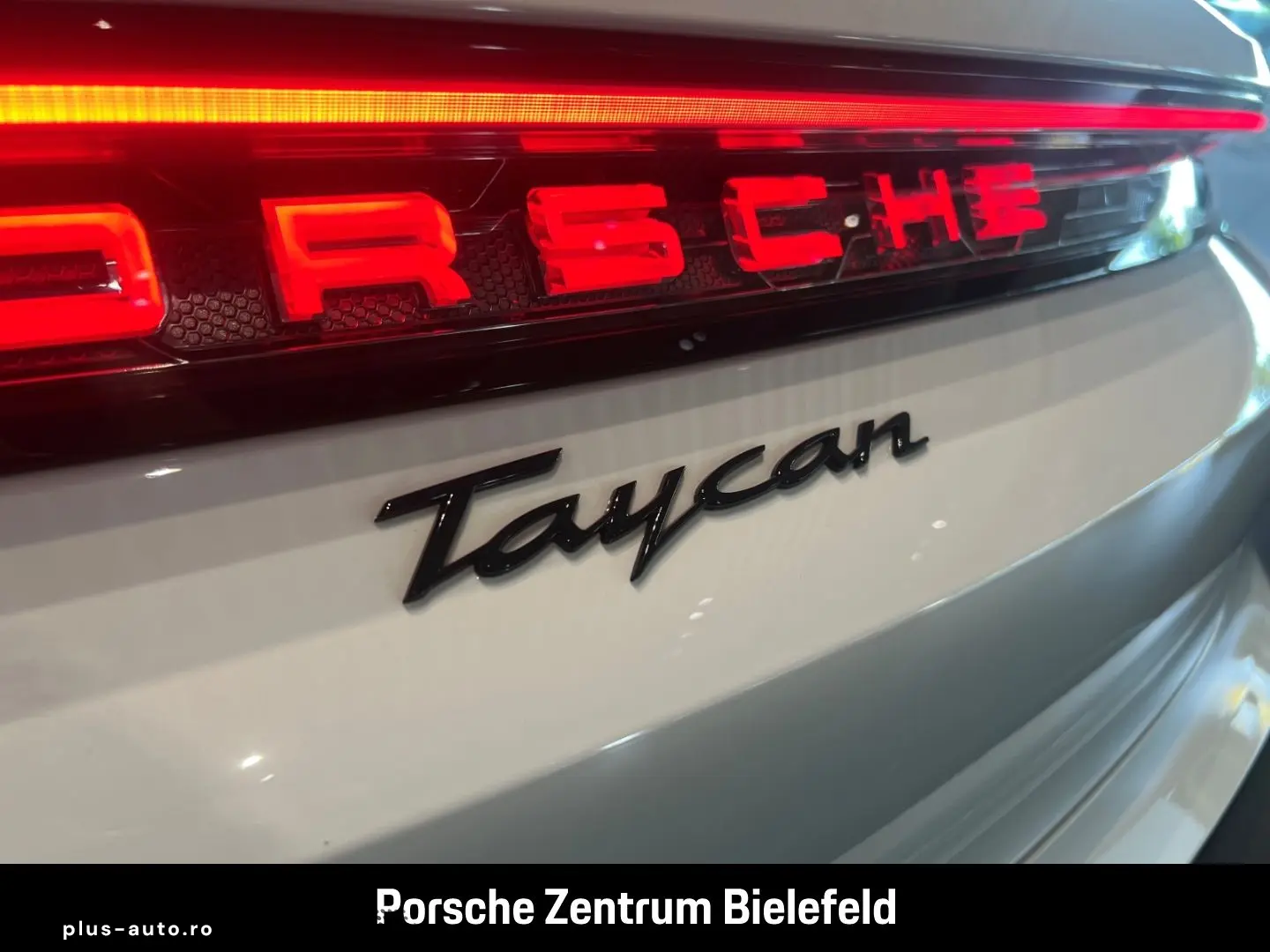 PORSCHE Taycan Sport Turismo LED-Matrix Surround-View