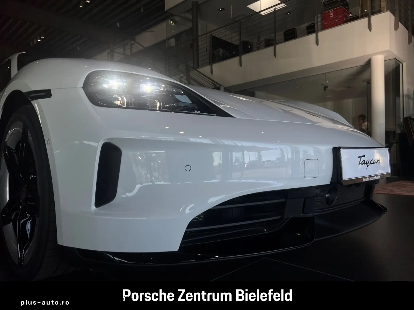 PORSCHE Taycan Sport Turismo LED-Matrix Surround-View