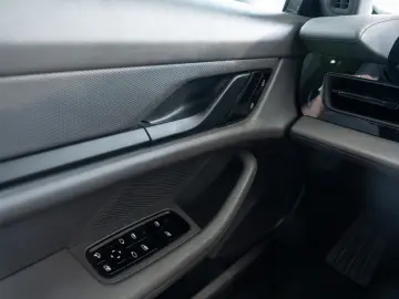 PORSCHE Taycan 4S BOSE LenkHzg Sport-Chrono