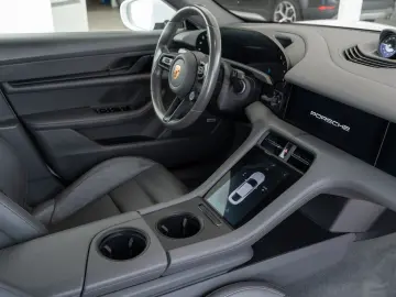 PORSCHE Taycan 4S BOSE LenkHzg Sport-Chrono