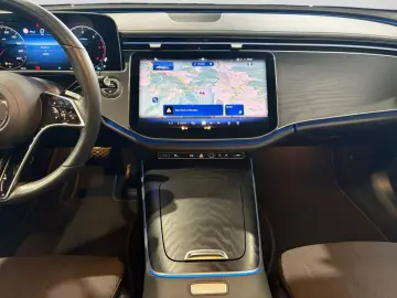 MERCEDES-BENZ E 220 d
