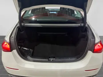 MERCEDES-BENZ E 220 d