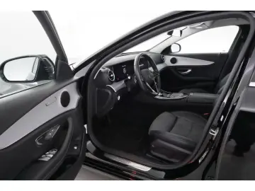 MERCEDES-BENZ E 300 d 4Matic