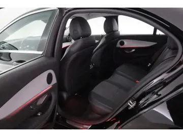 MERCEDES-BENZ E 300 d 4Matic