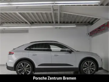 PORSCHE Macan 4