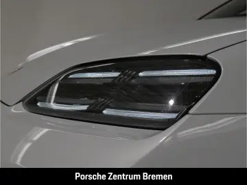 PORSCHE Macan 4
