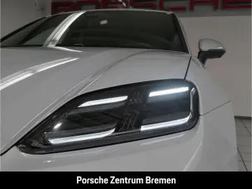 PORSCHE Macan 4