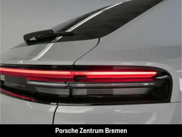 PORSCHE Macan 4