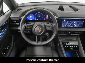 PORSCHE Macan 4