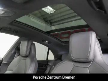 PORSCHE Macan 4