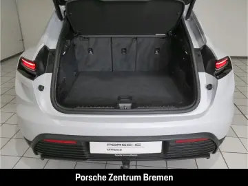 PORSCHE Macan 4
