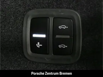 PORSCHE Macan 4