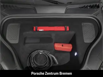 PORSCHE Macan 4
