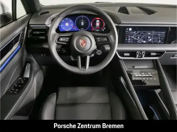 PORSCHE Macan 4