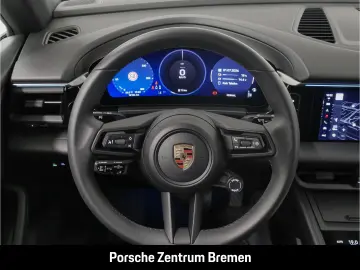 PORSCHE Macan 4