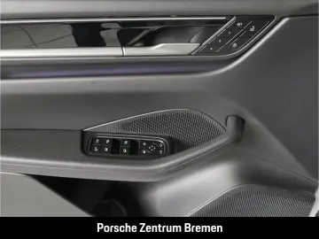 PORSCHE Macan 4