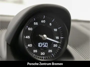 PORSCHE Macan 4