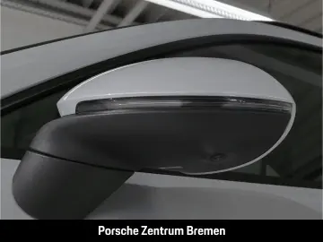 PORSCHE Macan 4