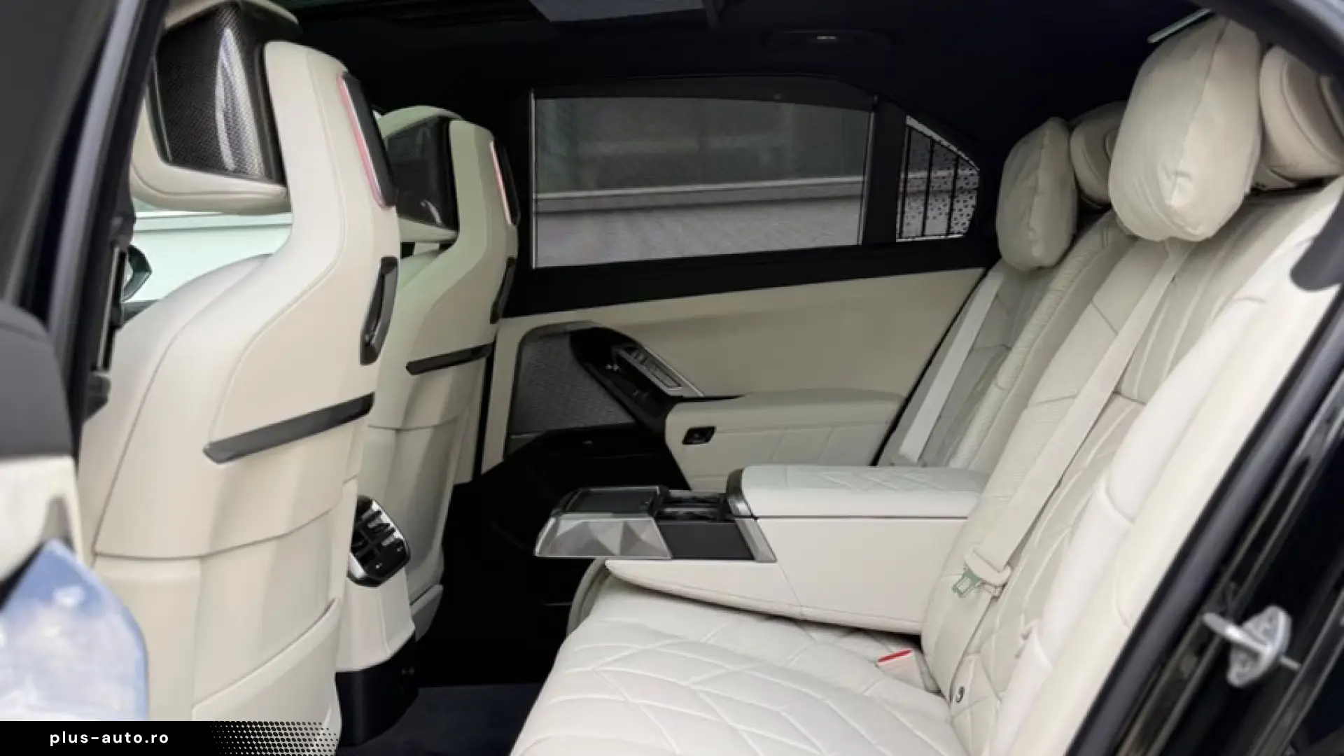 BMW 740i xDrive B&W Kristal TV SkyL Full