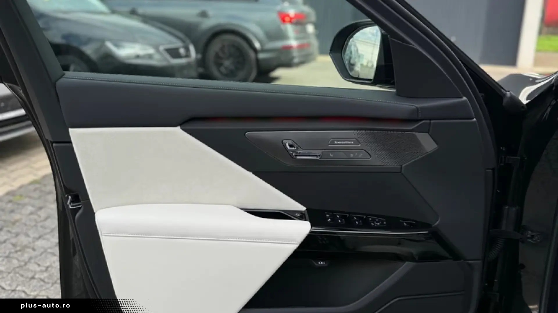 BMW 740i xDrive B&W Kristal TV SkyL Full