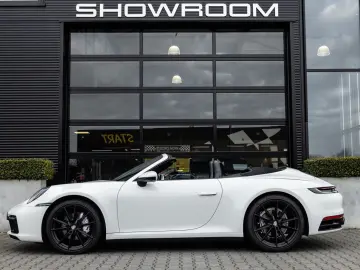 PORSCHE 992 Cabrio 992 3.0 Carrera  385 PK