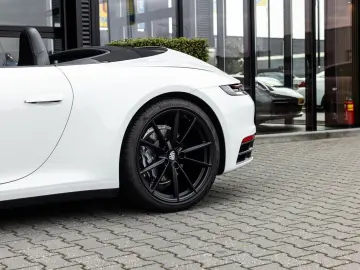 PORSCHE 992 Cabrio 992 3.0 Carrera  385 PK