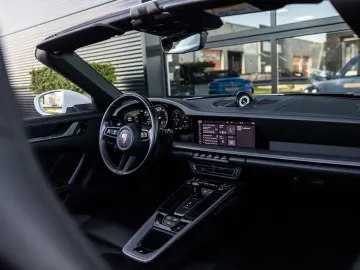 PORSCHE 992 Cabrio 992 3.0 Carrera  385 PK