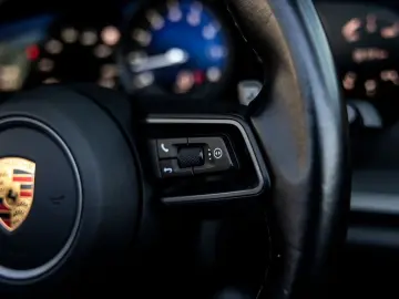 PORSCHE 992 Cabrio 992 3.0 Carrera  385 PK