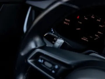 PORSCHE 992 Cabrio 992 3.0 Carrera  385 PK