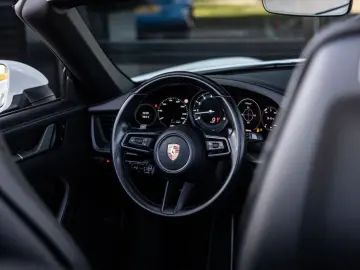 PORSCHE 992 Cabrio 992 3.0 Carrera  385 PK