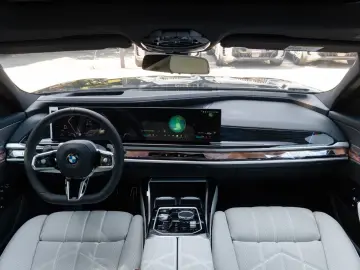BMW 740d M PRO.MASSAGE.SKY.CRISTAL.INDIVIDUAL5 100