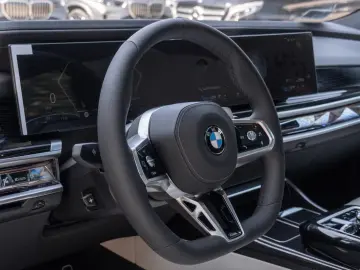 BMW 740d M PRO.MASSAGE.SKY.CRISTAL.INDIVIDUAL5 100
