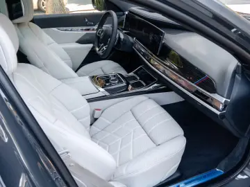 BMW 740d M PRO.MASSAGE.SKY.CRISTAL.INDIVIDUAL5 100