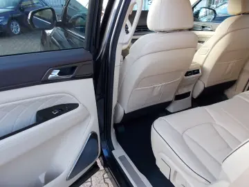 SSANGYONG REXTON Sapphire 4WD  Leder el.SD Alu20 Allwetter