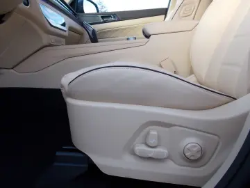 SSANGYONG REXTON Sapphire 4WD  Leder el.SD Alu20 Allwetter