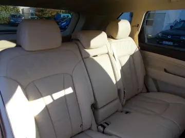 SSANGYONG REXTON Sapphire 4WD  Leder el.SD Alu20 Allwetter