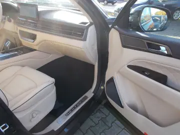 SSANGYONG REXTON Sapphire 4WD  Leder el.SD Alu20 Allwetter