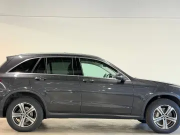 MERCEDES-BENZ GLC 300de 4Matic ACC Matrix Pano Ambilight
